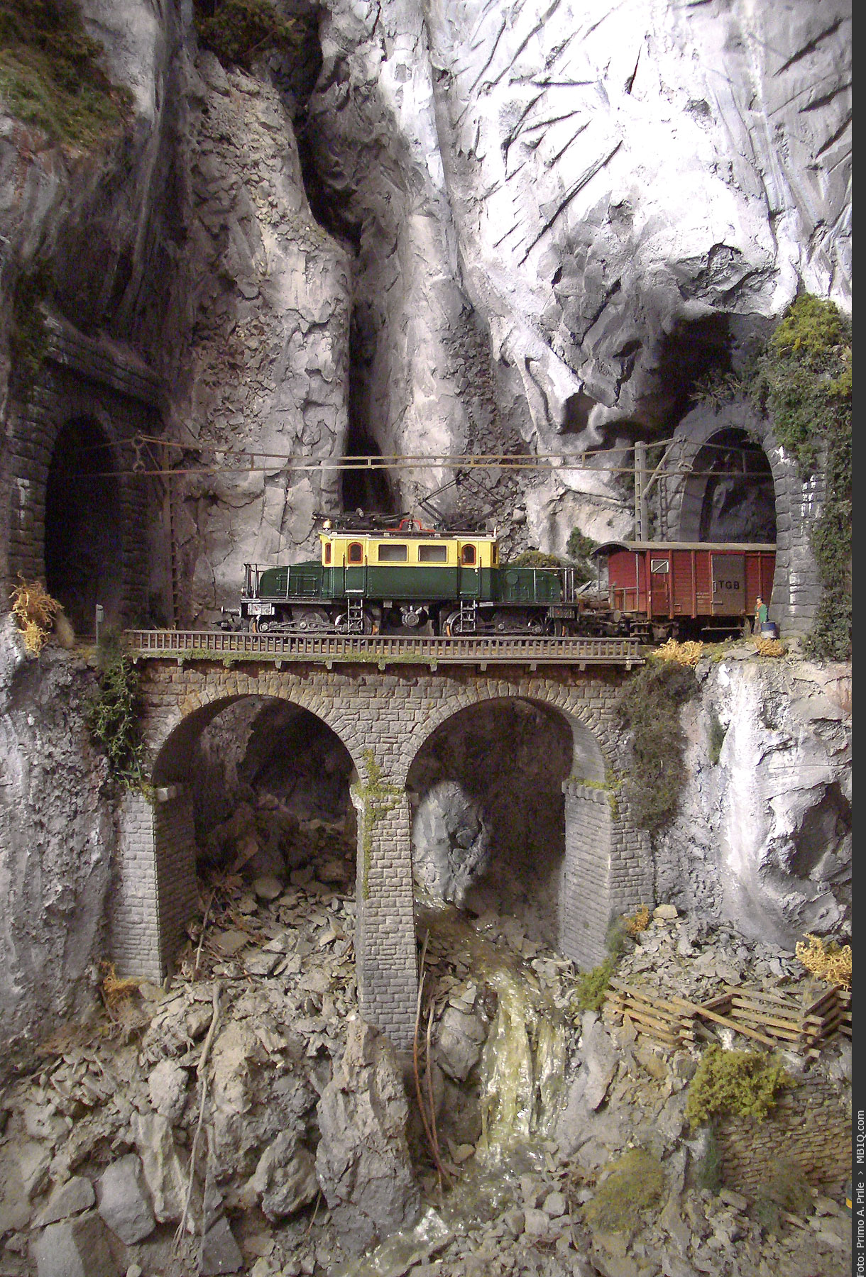 Steinbogenviadukt in H0