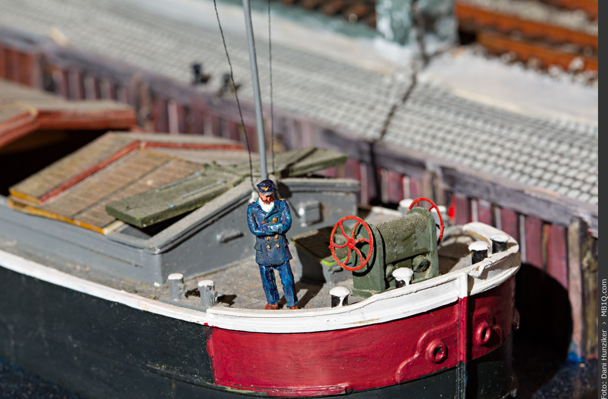 Schiffskapitän auf dem Gütermotorschiff «Fortuna»