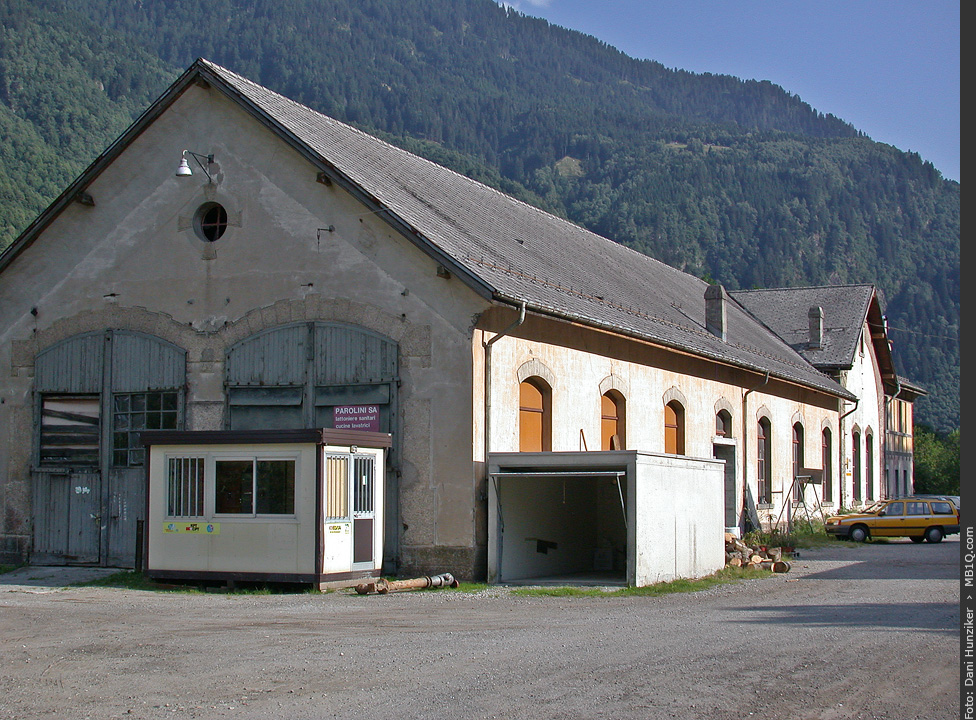 Stillgelegtes Depot mit Werkstätte der ehemaligen Bellinzona–Mesocco-Bahn (BM)