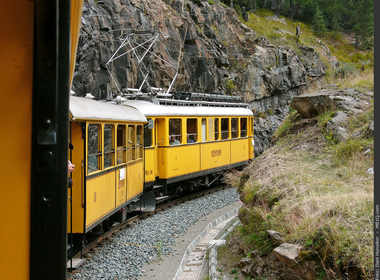 Nostalgiezug der Berninabahn mit BB ABe 4/4 34